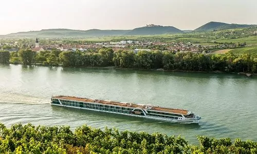 Amadeus Queen auf Fahrt