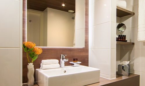 Badezimmer Amadeus Suite auf dem Flusskreuzfahrtschiff Amadeus Provence