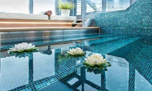 Pool auf dem Flusskreuzfahrtschiff Amadeus Queen