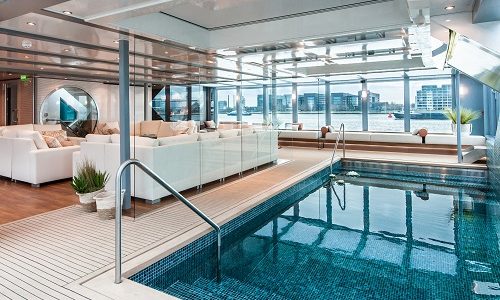 Indoor Pool auf dem Flusskreuzfahrtschiff Amadeus Queen