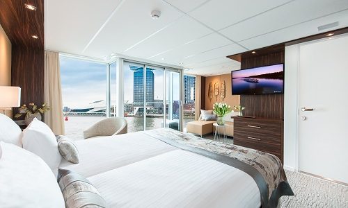 Suite Schlaf- und Sitzbeeich mit Blick auf Balkon V