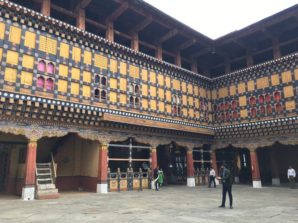 Bhutan Kloster Innenhof