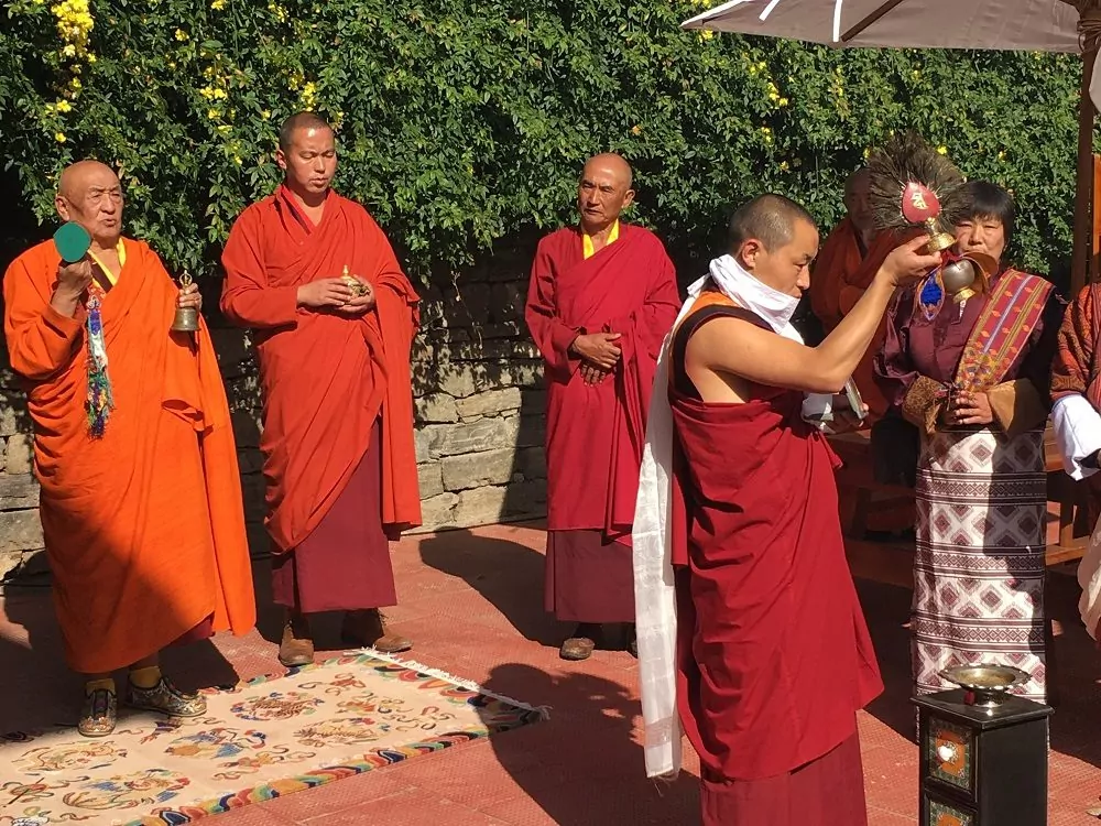 Mönche bei einer Zeremonie in Bhutan
