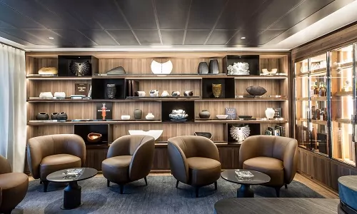 Lounge auf Luxuskreuzfahrtschiff von Ponant