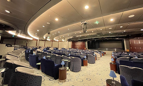 Galaxy Lounge Theater auf der Crystal Serenity