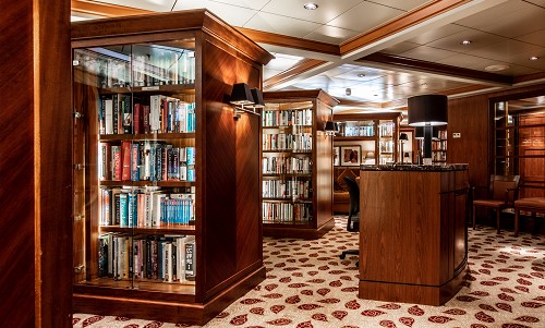 Bibliothek auf der Crystal Serenity