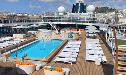 Pool Deck auf der Crystal Serenity