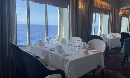 Tische im Waterside Restaurant