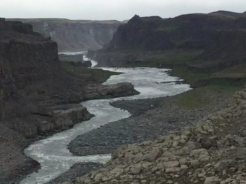 Fluss am Dettifoss in Island