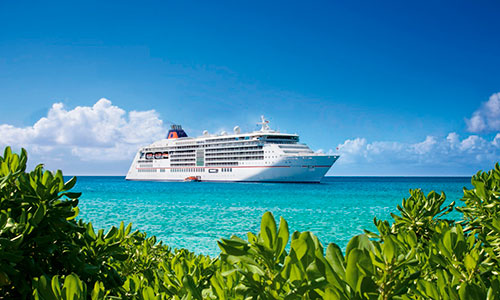 MS Europa 2 auf dem Meer