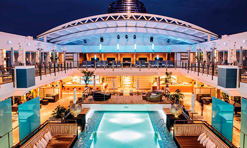 Pooldeck auf dem Luxuskreuzfahrtschiff MS Europa 2