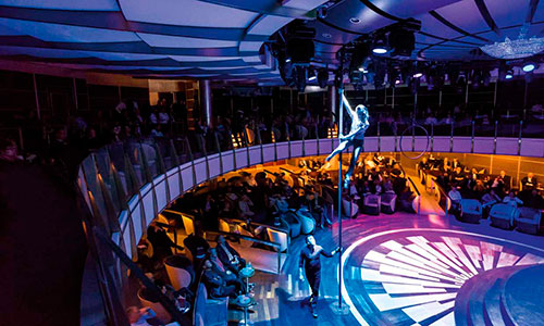 Theater mit Publikum auf der MS Europa 2