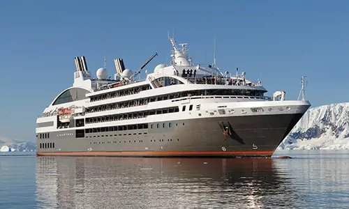 Expeditionsschiff Ponant L'Austral auf See