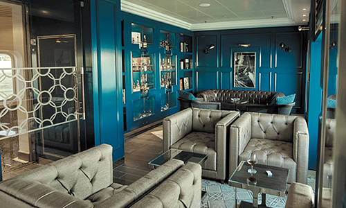 Connoisseur club auf dem Luxuskreuzfahrtschiff Seven Seas Mariner