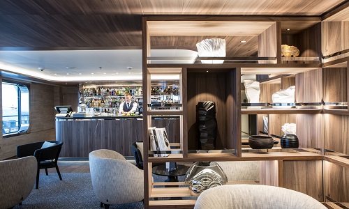 Le Commandant Charcot Main Lounge mit Bar