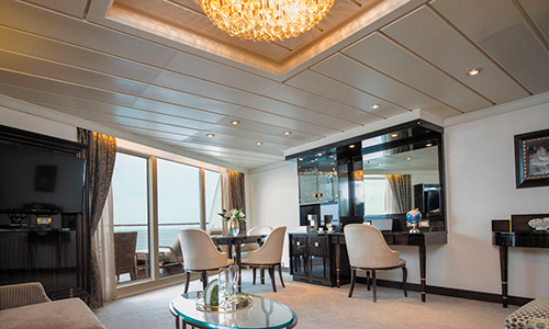 Wohnzimmer Seven Seas Suite After auf dem Luxuskreuzfahrtschiff Seven Seas Mariner