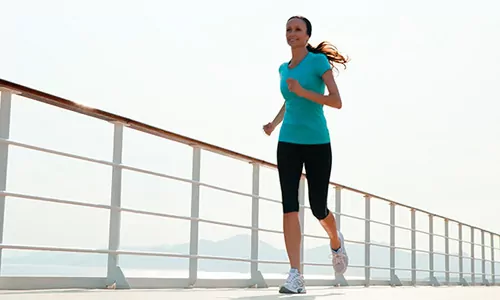Seven Seas Mariner Gast beim Joggen