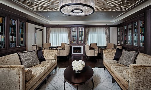 Seven Seas Navigator Bibliothek an Bord des Luxuskreuzfahrtschiffes