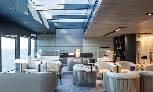 Salon mit Click aufs Meer auf Ponant Expeditionsschiff