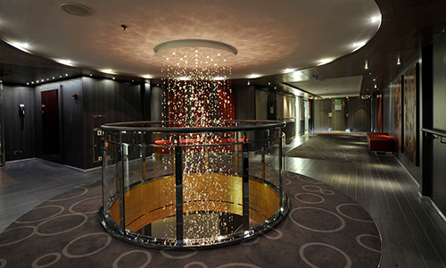 Atrium auf der Luxuskreuzfahrtyacht Le Boréal der Reederei Ponant