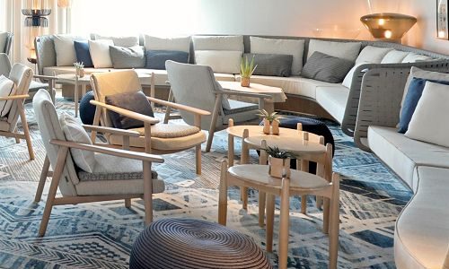 Main Lunge an Bord des Ponant Luxusexpeditionsschiffes Le Bougainville