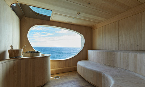 Sauna mit Panorama Fenster auf dem Luxusexpeditions-Kreuzfahrtschiff Le Champlain