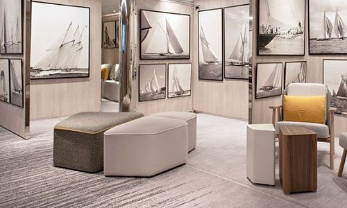 Sitzbereich an Bord auf dem Luxusexpeditionsschiff Ponant Le Dumont-d'Urville