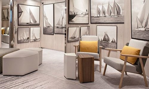 Sizgruppe und Kunstausstellung auf dem Ponant LuxusKreuzfahrtschiff Le Jacques-Cartier