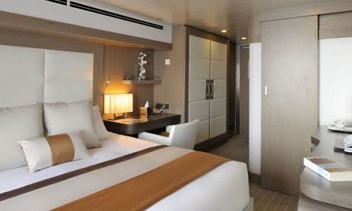 Schlaf- und Wohnbereich Superior Suite auf der Luxuskreuzfahrtyacht L'Austral der Reederei Ponant