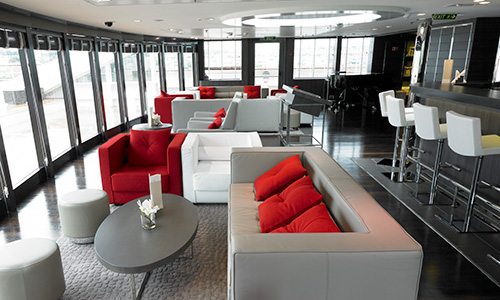 Sitzgruppe Panorama Lounge auf der Luxuskreuzfahrtyacht Le Boréal der Reederei Ponant