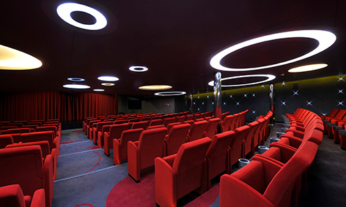 Theater auf der Luxuskreuzfahrtyacht Le Boréal der Reederei Ponant