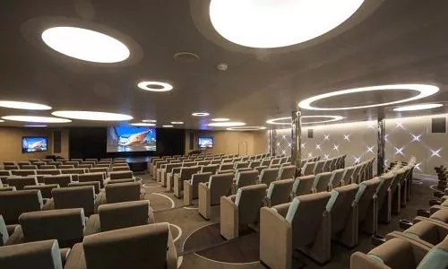 Theater auf der Luxuskreuzfahrtyacht Le Lyrial der Reederei Ponant