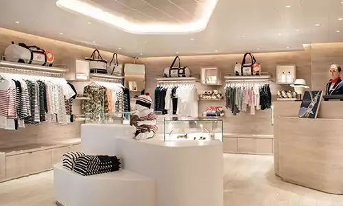 Boutique an Bord des Ponant Luxusexpeditionsschiffes Le Bougainville
