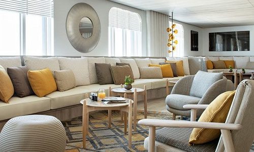 Main Lounge an Bord des Ponant Luxusexpeditionsschiffes Le Bougainville
