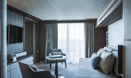 Prestige Suite mit Blick auf Balkon auf Expeditionsschiff Charcot