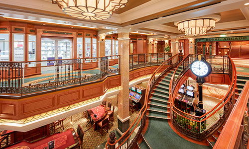 An Bord der Queen Elizabeth Arcade