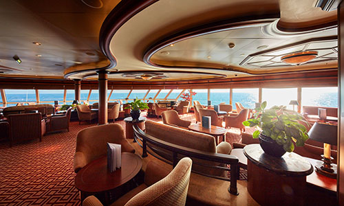 An Bord der Queen Elizabeth Commodore