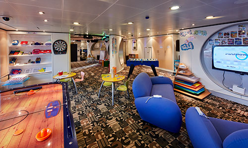 An Bord der Queen Elizabeth Kinderzone