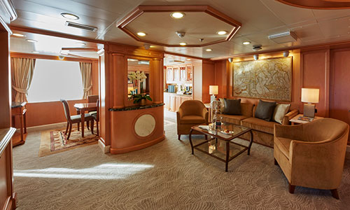 Blick in die Mastersuite auf der Queen Elizabeth