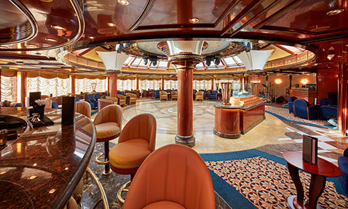 An Bord der Queen Elizabeth Yacht Club