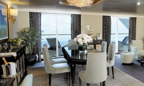 Wohnzimmer Master Suite auf dem Luxuskreuzfahrtschiff Seven Seas Navigator