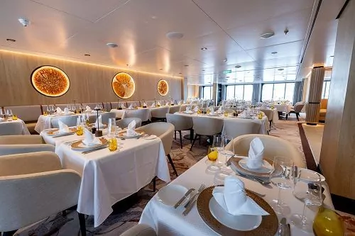 Hauptrestaurant auf der SH Minerva