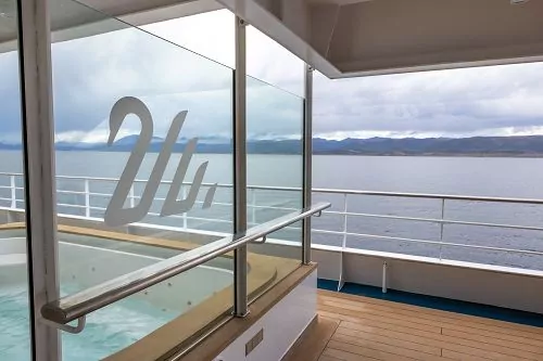 Hot Tube auf der SH Vega mit Blick auf See