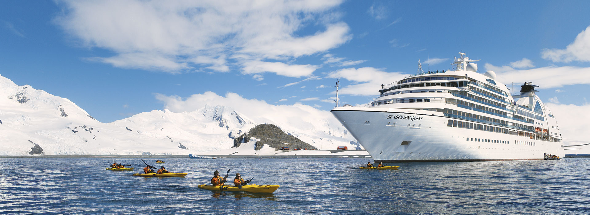 Seabourn Quest in der Antarktis mit Kanus
