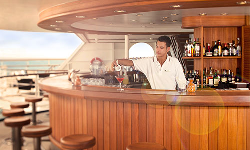 Bar im Freien auf den Luxuskreuzfahrtschiffen Seabourn Odyssey, Seabourn Sojourn, Seabourn Quest