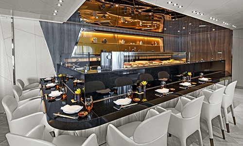Blick an die Sushi Bar auf den Luxuskreuzfarhtschiffen Seabourn Encore und Ovation