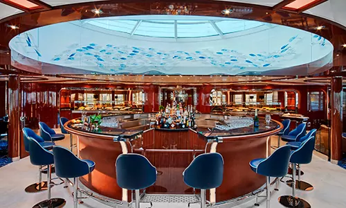 Rund um die Observation bar auf der Seabourn Encore und Ovation