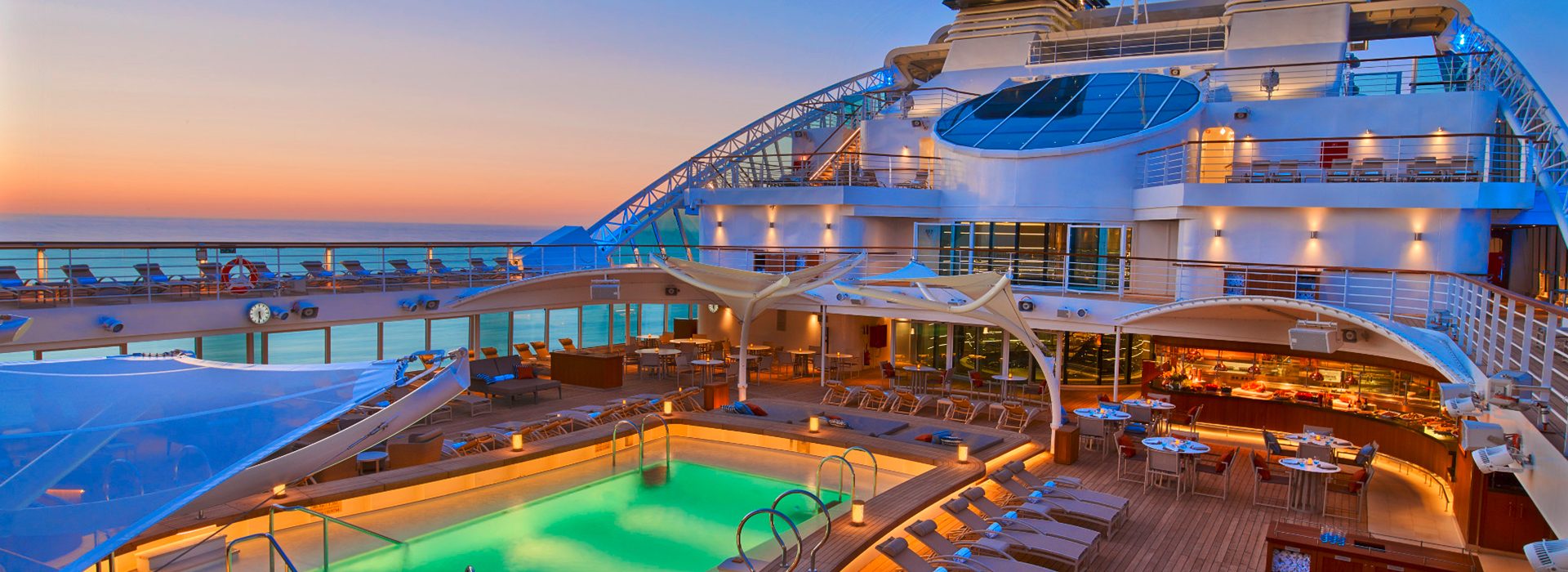 Seabourn_Encore_PoolDeckAtNight
