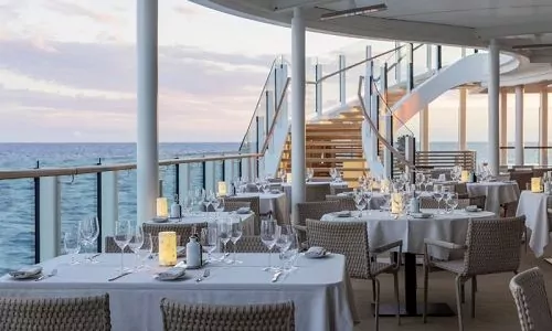 La Terrazza outside - Tische