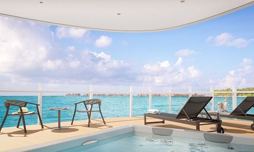 Otium Suite Terrasse mit Pool und Blick aufs Meer